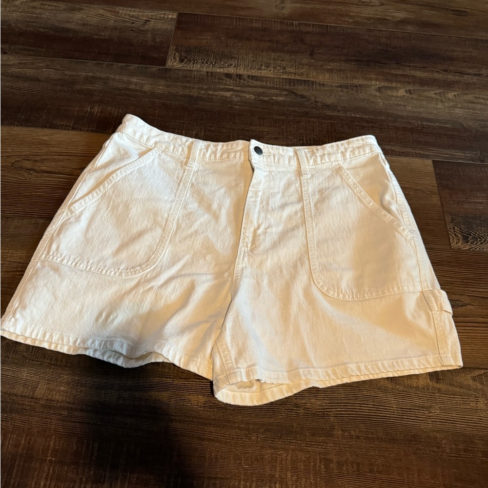 Universal Thread Shorts